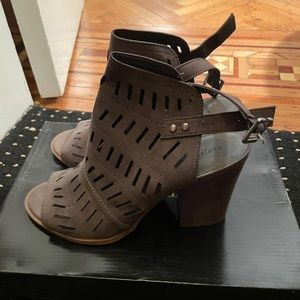 Peep Toe and Backless Chunky Heels